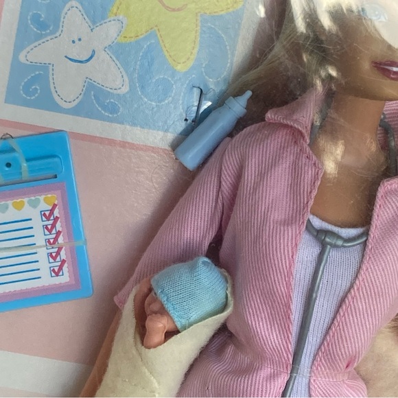 BARBIE DOLL 2005 BABY DOCTOR Pediatrician TWINS! NIB J0493 Rare